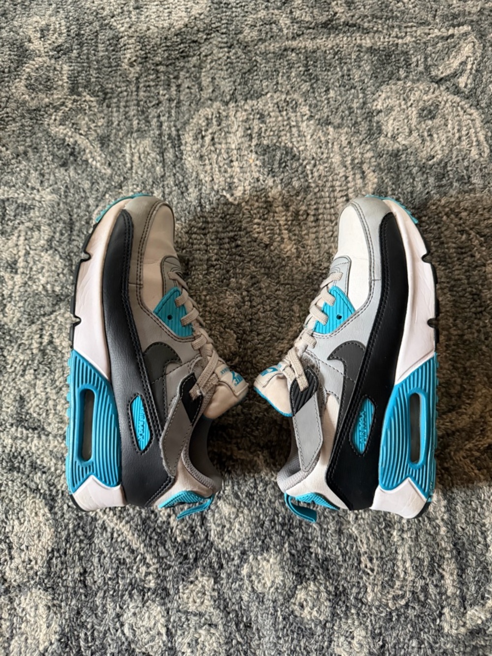 Nike Air Max 90 in White, Gray, Black & Teal Blue - Picture 5 of 7